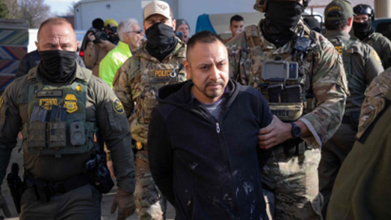 美이민단속국, 법원 영장 없이도 가택 강제진입 허용‥위헌 논란