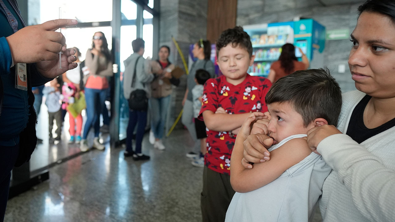 '한국 월드컵 경기' 멕시코에 홍역 확산‥"백신 접종 필수"