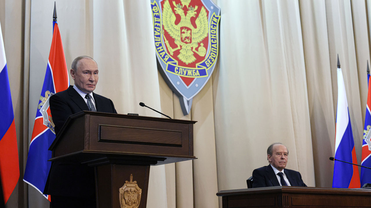 푸틴 "러시아의 적들, 극단으로 치달은 뒤 후회할 것"