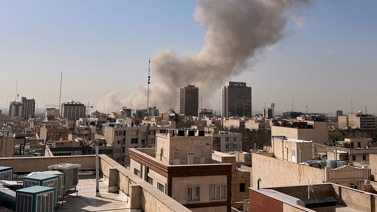"이스라엘, 이란에 예방타격‥테헤란에 폭발음 들려"