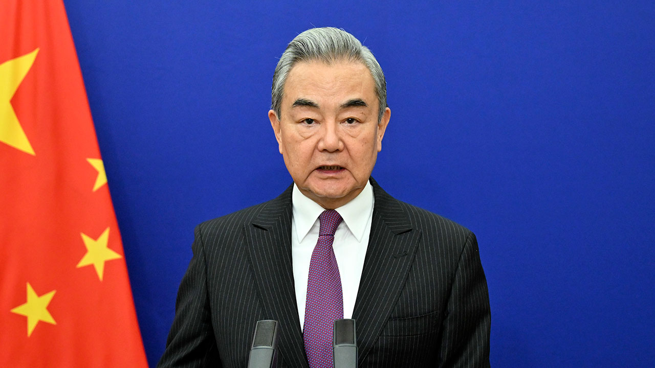 왕이 "주권국 지도자 살해 용납 못 해"‥중국 외교부도 규탄