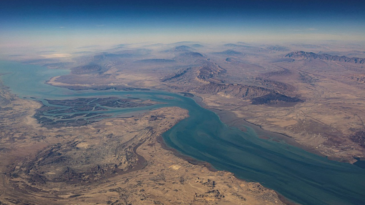美 "미해군, 호르무즈통과 유조선 성공적 호위"‥개전후 처음