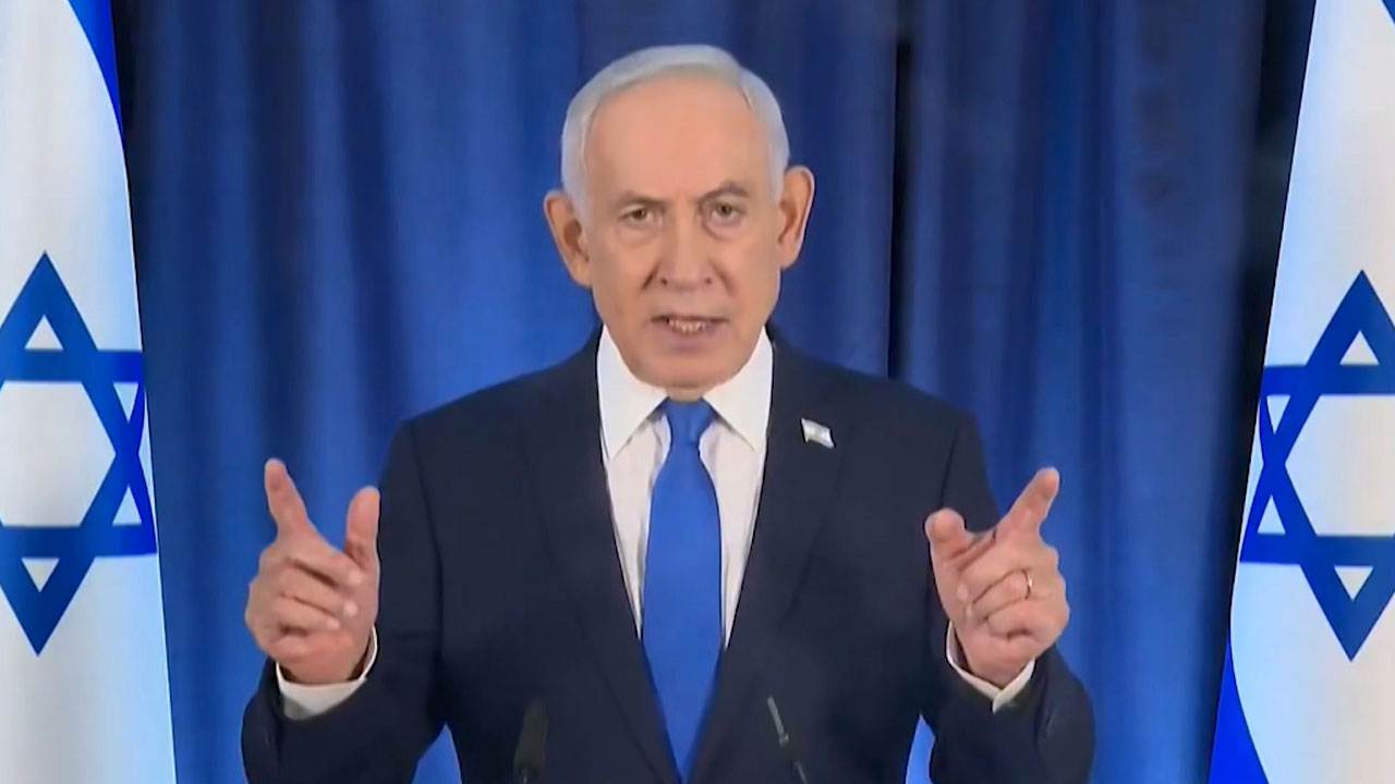 네타냐후, '다섯 손가락' 펴 보이며 사망설 반박 