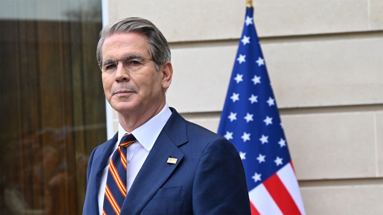 미 재무장관 "해상에 묶인 이란산 원유 제재 해제할 수도"