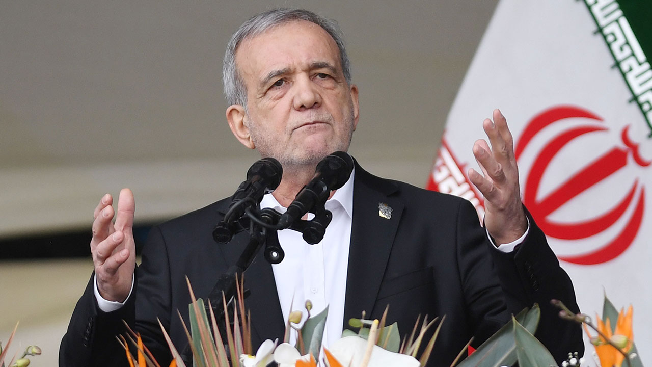 이란 대통령 "위협은 우리를 단결시켜‥단호히 맞설 것"