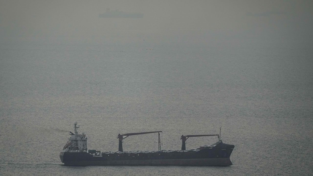 국제 유가, 트럼프 이란 발전소 공격 보류로 10% 급락