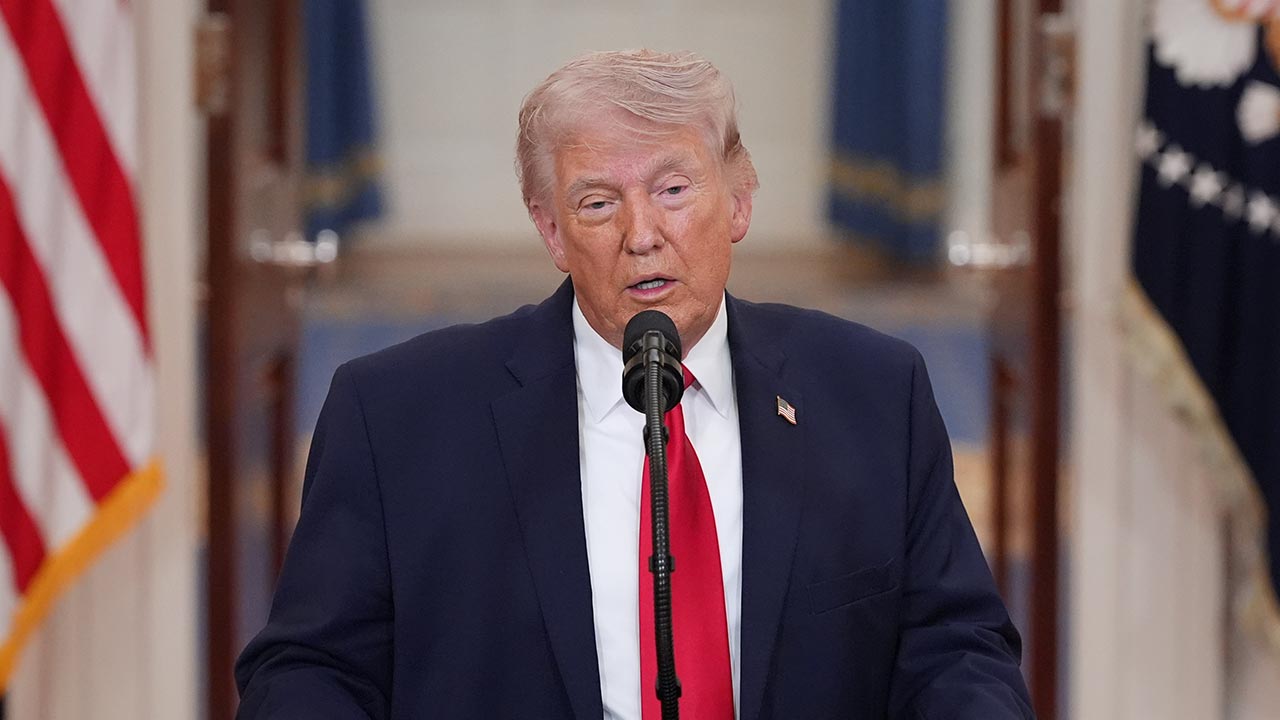 '이란 민간시설 파괴' 대놓고 위협하는 트럼프‥전쟁범죄 우려