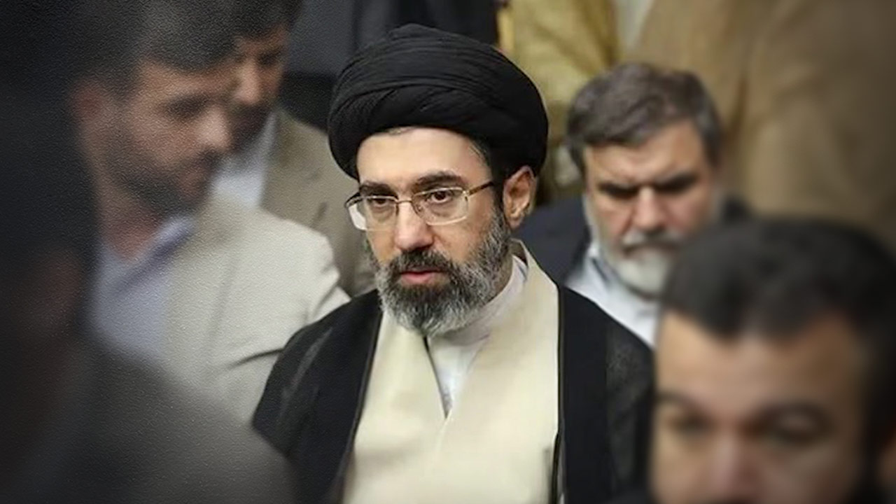 더타임스 "이란 최고지도자, 의식불명으로 직무 불가"