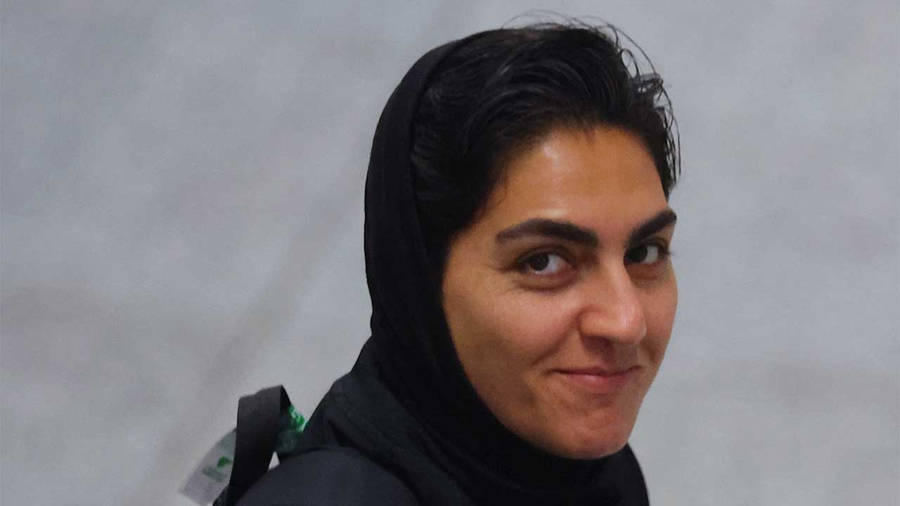 이란 망명 철회한 여자축구팀 주장 자산압류 해제