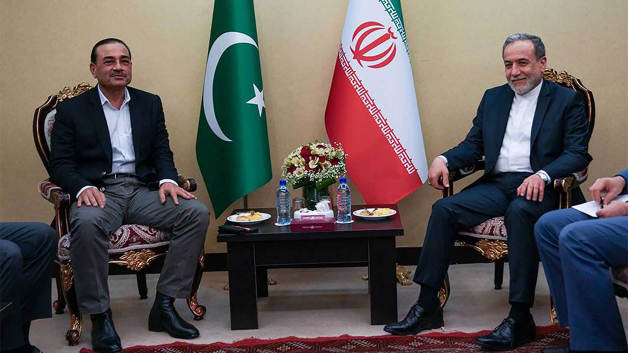 협상 조율? 파키스탄군 총사령관 이란 외무 만나‥美 최종안 전한 듯