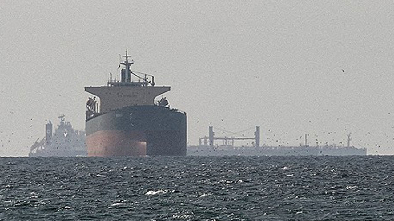 미군 "호르무즈 봉쇄 이틀간 선박 9척 이란으로 회항"