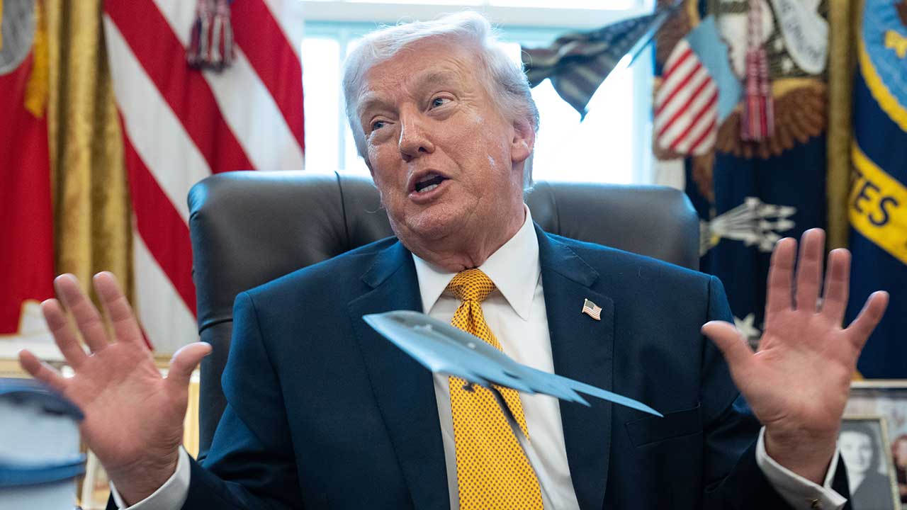 트럼프, '호르무즈 개방' 이란에 "땡큐‥해상 봉쇄는 계속"