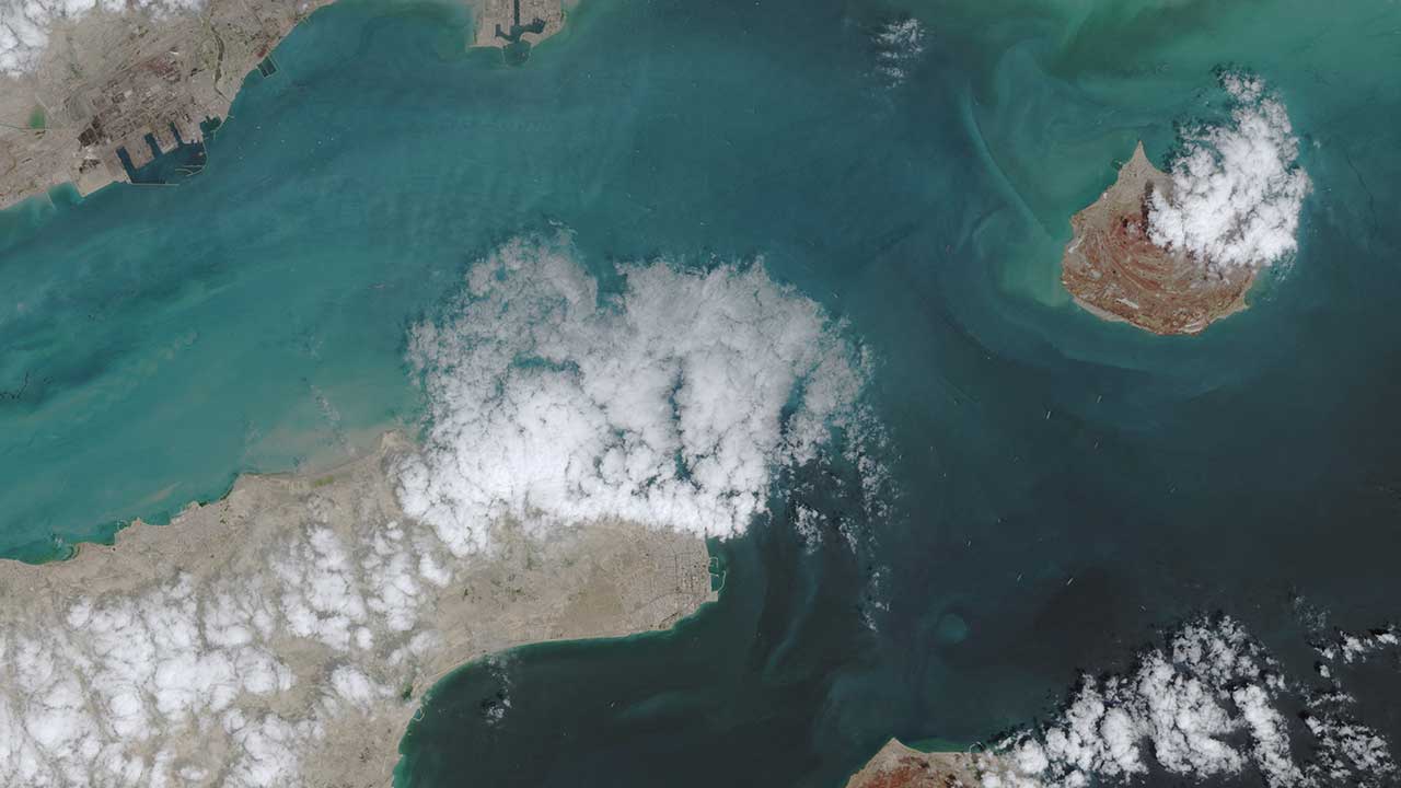 이란 군부 "호르무즈 해협 통제 재개‥美해상봉쇄 유지 탓"