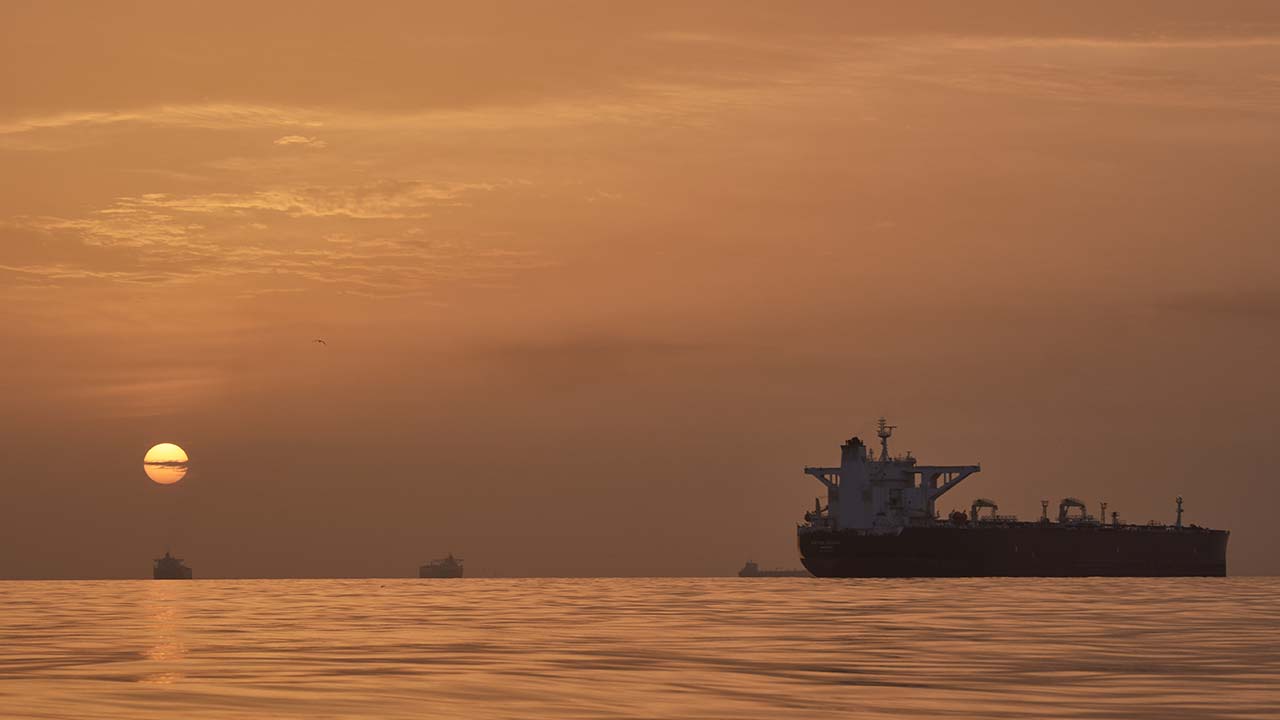 호르무즈 긴장 고조에 국제유가 6~7% 급등세