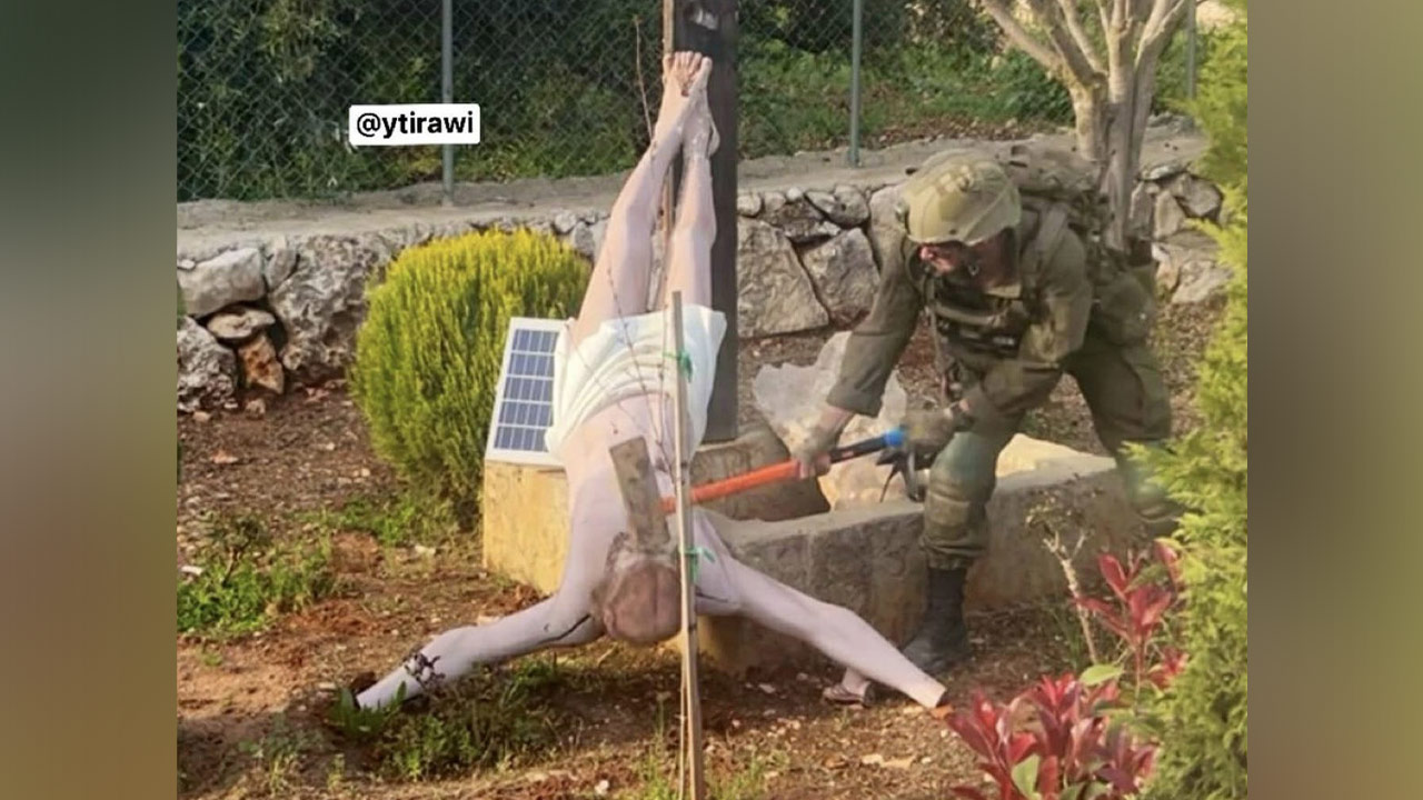 레바논 예수상 망치로 부수는 이스라엘군 사진 공개‥조사 착수