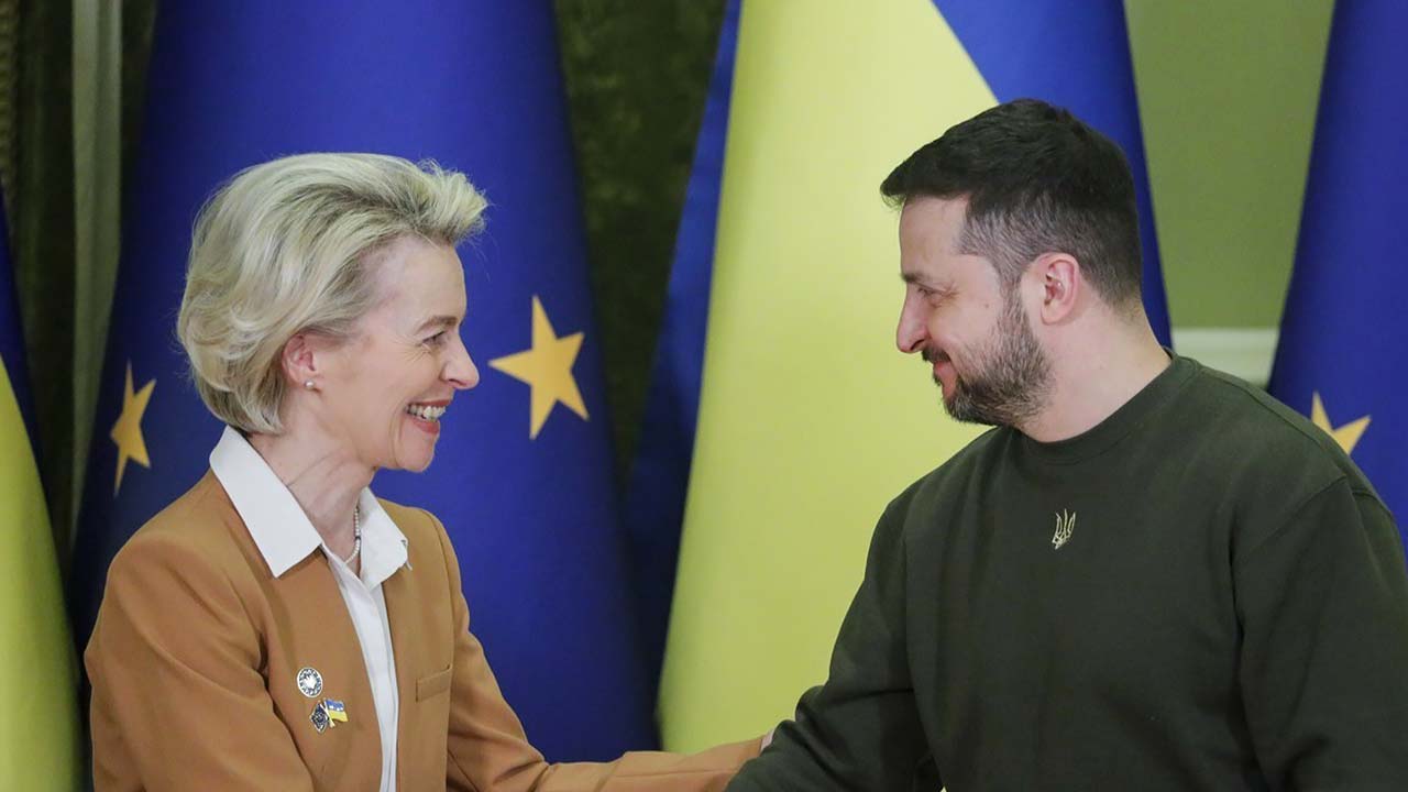 "독일·프랑스, EU 가입 원하는 우크라에 준회원 지위 부여 제안"