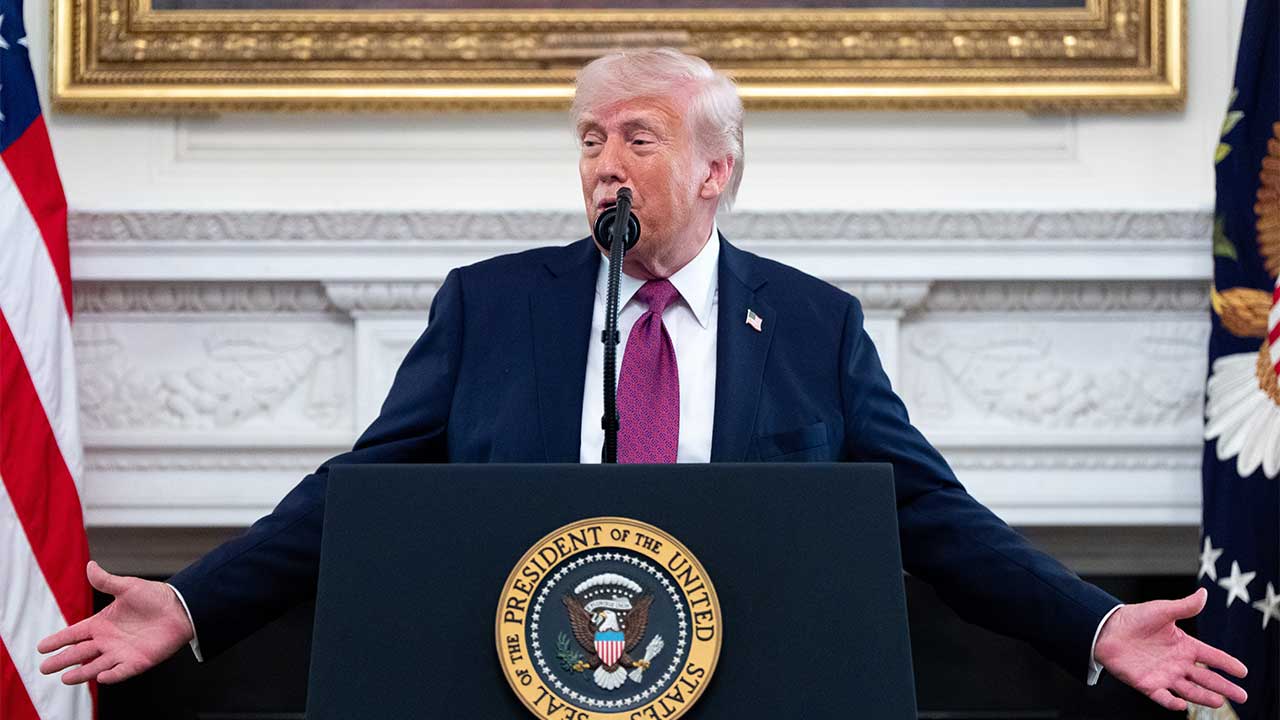 트럼프 잦은 말바꿈에 백악관 내에서도 '엉망진창이다' 우려 팽배 