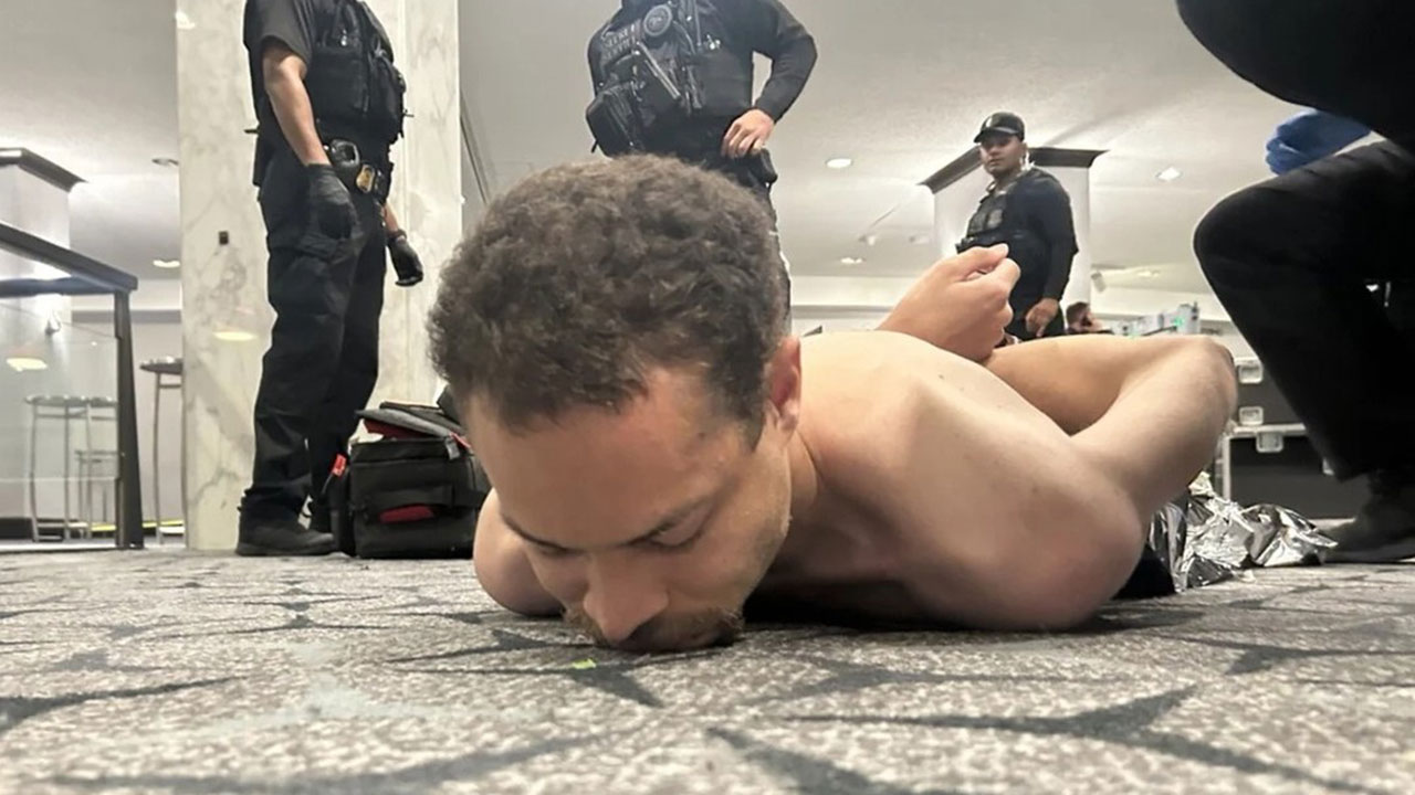 "트럼프 행사장 총격범, '트럼프 정부 관리들 쏘고 싶었다' 진술"