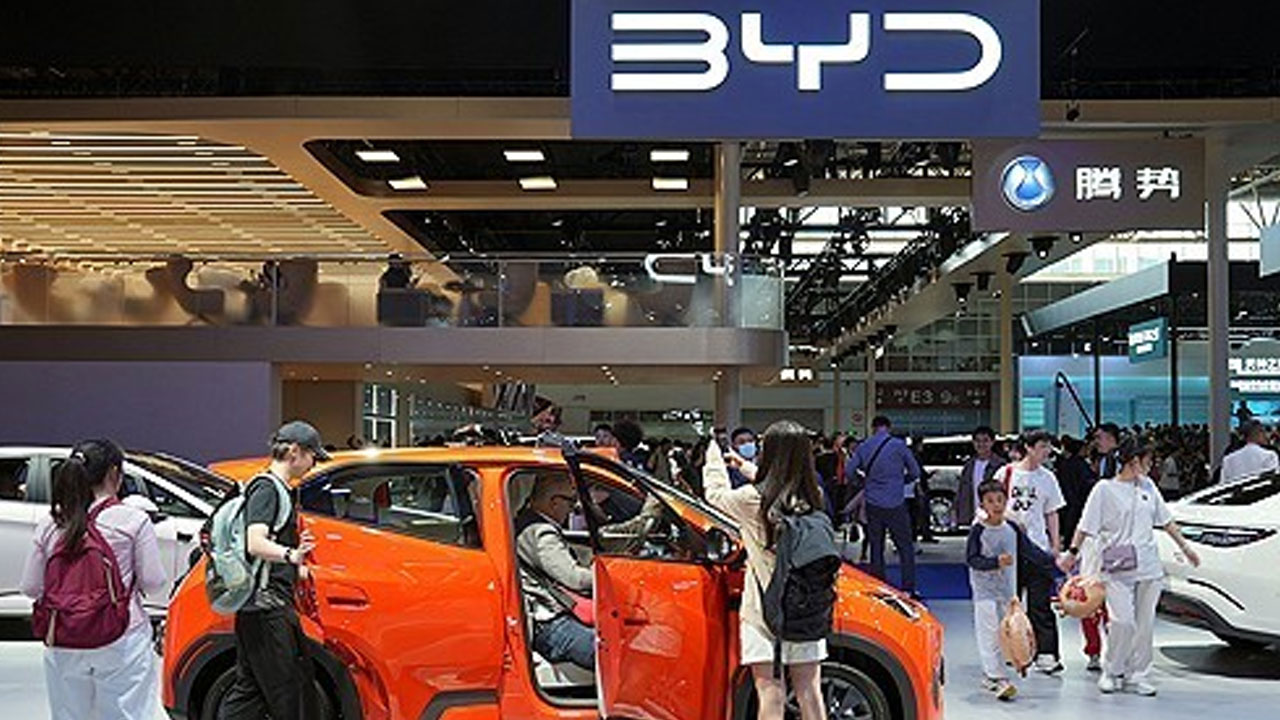중국 전기차 경쟁 격화로 비야디(BYD) 순이익 반토막‥한국 시장에 눈독