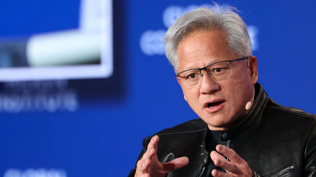 CNBC "트럼프 전화 받은 젠슨황, 뒤늦게 방중 수행단 합류"