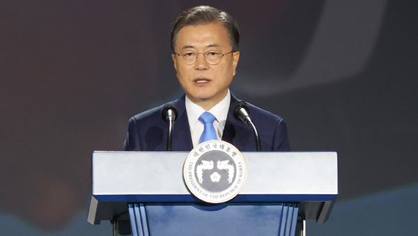 [청와대M부스] 광복절 경축식에서 발견한 사람들, 그리고 '헌법 10조의 시대'