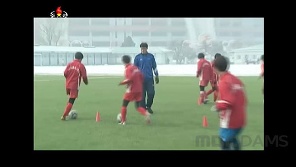 [평양 핫라인] 북한의 축구 사랑, 유망주 착실히 키운다