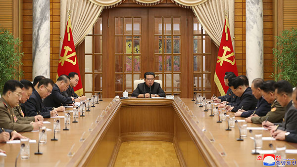 [평양핫라인] '인민소비품 생산' 올인‥북한의 생산 현장에서는 무슨일이?