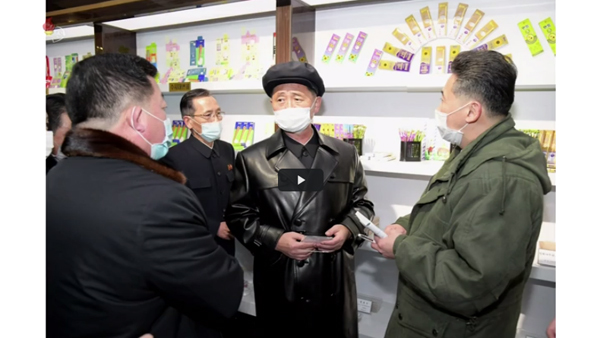 [평양핫라인] '새로운 교복·가방 생산'‥학용품에 올인한 북한 