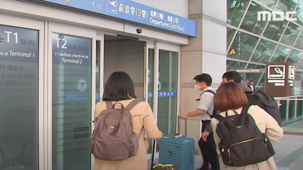 [용산M부스] MBC 기자들의 '민항기' 취재기 - 시험대 오른 대통령의 언론관