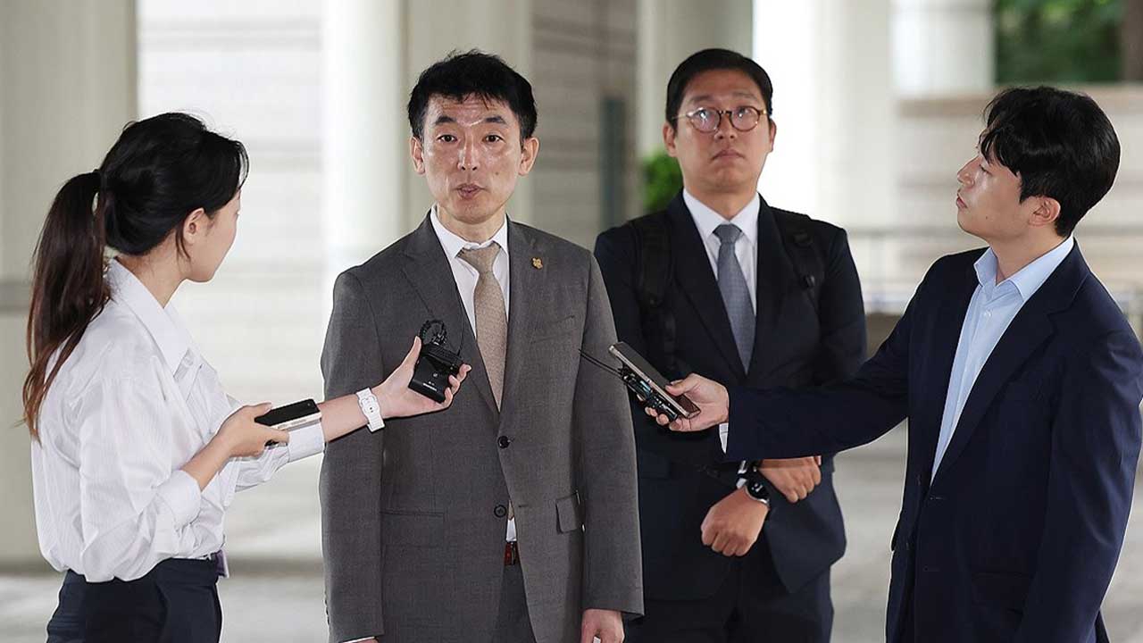 구속 연장된 김용현의 '90도 인사'‥변호인들은 분풀이 [서초동M본부]