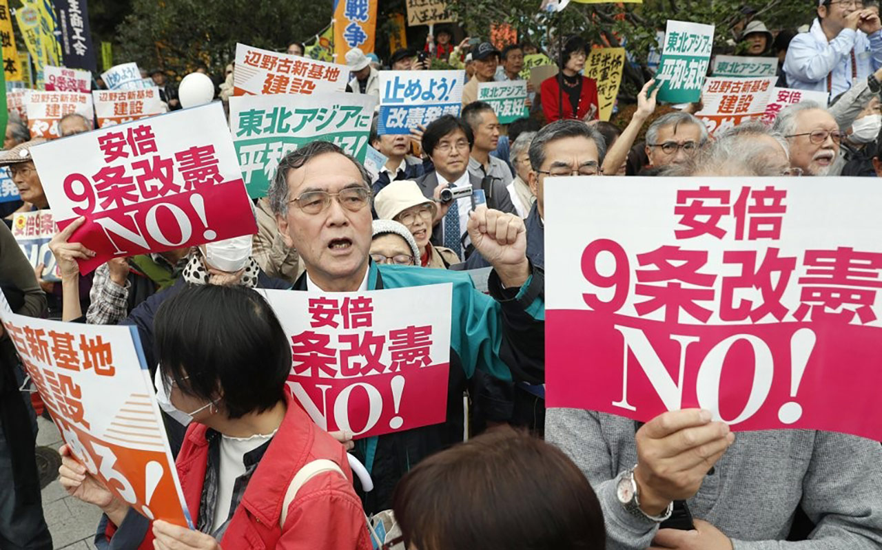 [인싸M] "위선이어도 평화를" '건담'과 '상실의 시대' 거장들의 충고