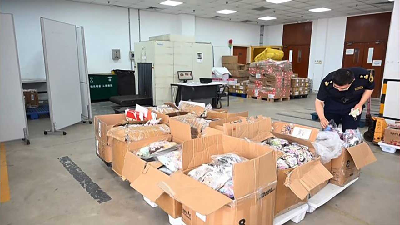 [인싸M] 라푸푸는 잡고 라부부는 띄우자‥짝퉁과 전쟁하는 중국