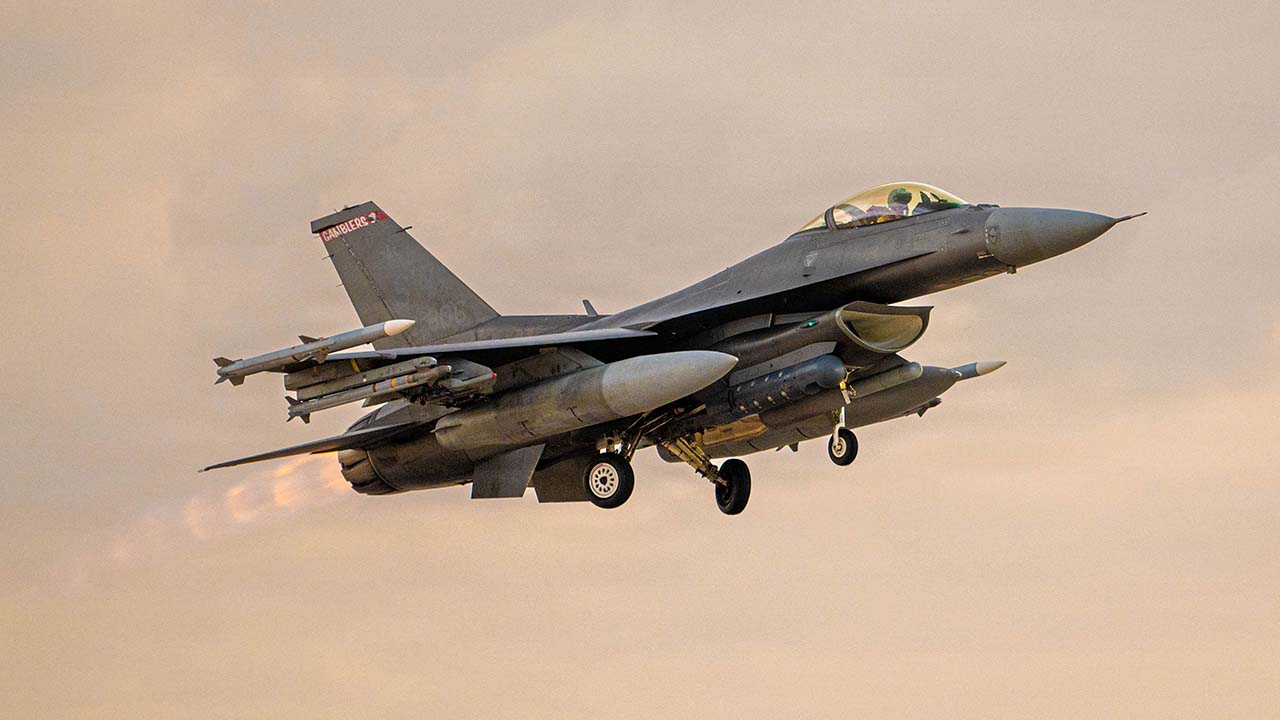 '쏴 없애라' 명령 내린 트럼프‥미사일 재고는 '빨간불' [World Now]