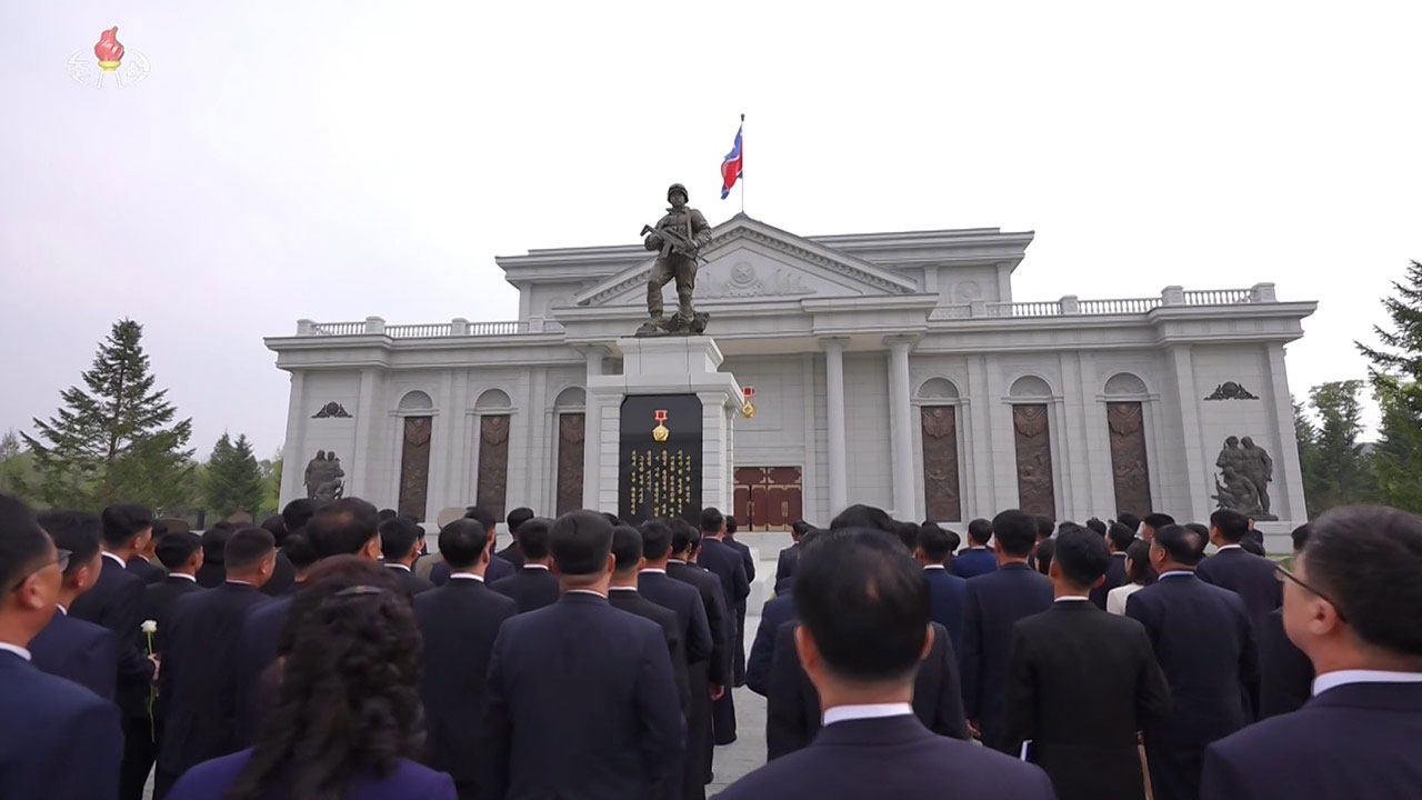 [인싸M] 북한 청년동맹 80년‥건설 돌격대와 해외 동원