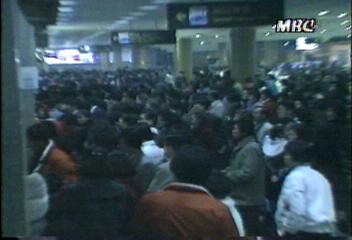 서울역고속버스터미널 신년 귀성 표정정군기