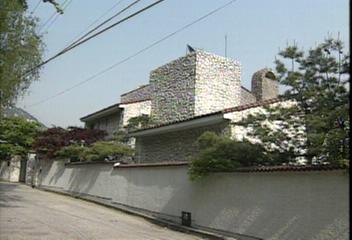 정덕일씨 어젯밤 극비리 검찰 출두박태경