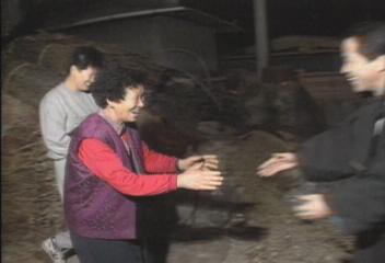 강추위속에 맞는 설그믐날 시골마을 표정정윤호