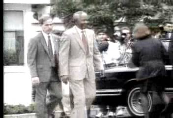 만델라 남아공대통령 일본 도착김은주