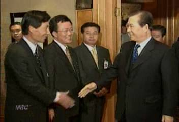 김대통령 홍콩 방문 재벌개혁 박차 강조