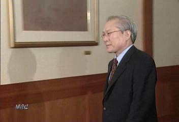 김대통령 북에 핵 경고 위협 야당과 협의한다