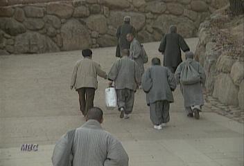 조계종 정화개혁위 대구 동화사 자진 철수이인용