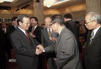 여권 자민련 한호선 후보를 강원도지사 후보로 연합공천조동엽