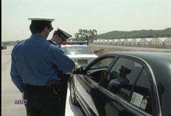 경찰 일반 승용차 타고 고속도로 위반 단속김대경