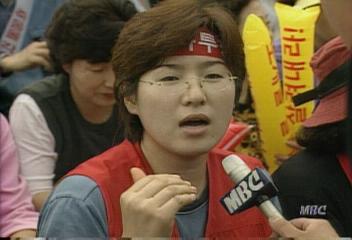 탄광폐쇄 반대 주민들 영동선 철로 점거노성균