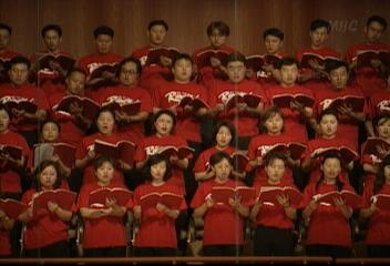 6월 28일 베를린 필 12 첼리스트 붉은악마 티셔츠 입고 공연양효경