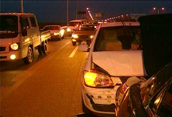 자유로 6중 추돌 9명 부상김재용