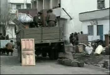 북한 룡천 폭발사고 현장 5일째 복구 장비가 삽 소달구지 뿐금기종