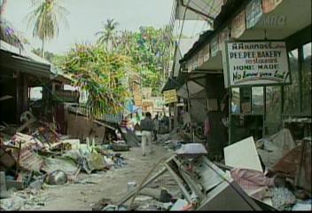 지진 해일로 태국 푸껫 앞바다 피피섬 연일 참혹한 모습박충희
