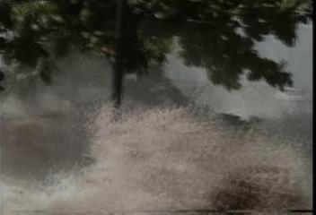 지진 해일은 무릎 높이만 돼도 어른 휩쓸어 가버릴 정도 파괴력문호철