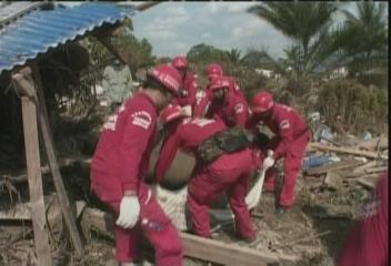 우리 경제력에 비해서 지진 해일 피해 지원 규모 작아권순표